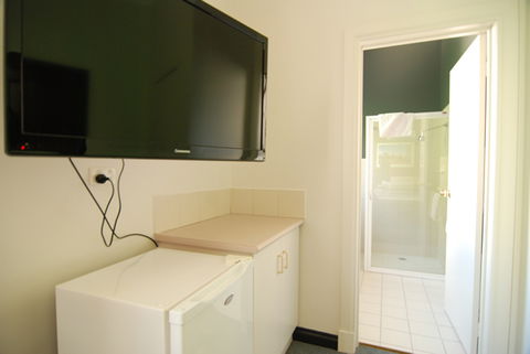 Hotel Dolma - Lightning Ridge Tourism 5