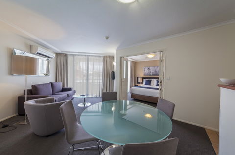 West End Central Apartments - Lightning Ridge Tourism 5