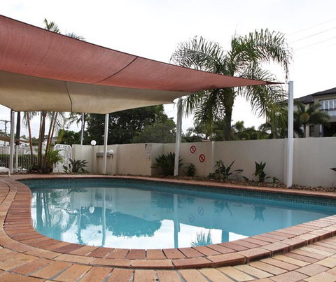 Ambassador Apartments Holiday Units - Lightning Ridge Tourism 0