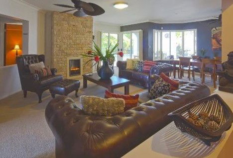 Avon Lodge Bribie Island - Lightning Ridge Tourism 3