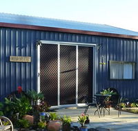 Awoonga Shed Retreat - Lightning Ridge Tourism