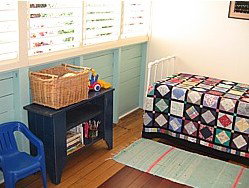Blue House Family Accommodation - Lightning Ridge Tourism 2