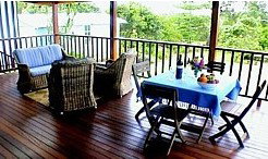 Blue House Family Accommodation - Lightning Ridge Tourism 3