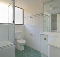 Bayview Apartments Rainbow Bay - Lightning Ridge Tourism