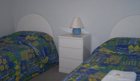Cedar Lodge Holiday Units - Lightning Ridge Tourism 4