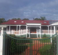 B  B On Sunrise - Lightning Ridge Tourism