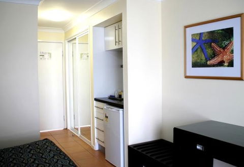 Centenary Motor Inn - Lightning Ridge Tourism 1