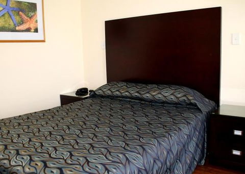 Centenary Motor Inn - Lightning Ridge Tourism 3