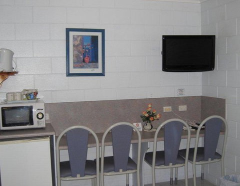 Country Road Motel - Lightning Ridge Tourism 4