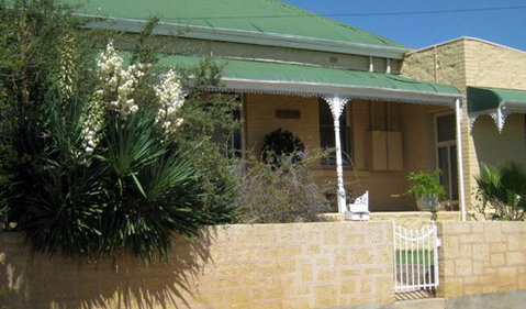 Amalie Cottage Waikerie - Lightning Ridge Tourism 0
