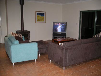 Fairfield House - Lightning Ridge Tourism 2