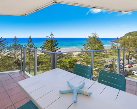 Pacific Regis Beachfront Apartments - Lightning Ridge Tourism 7