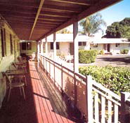 Bottle Tree Gardens Motel - Lightning Ridge Tourism