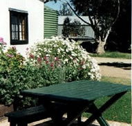 Dunalan Host Farm Cottage - Lightning Ridge Tourism