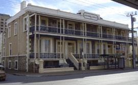 Glenelg Beach Hostel - Lightning Ridge Tourism