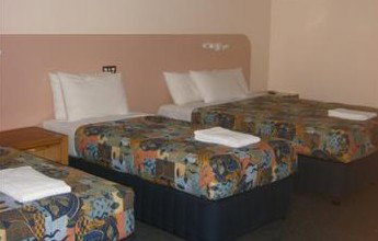 Jackaroo Motel - Lightning Ridge Tourism 1