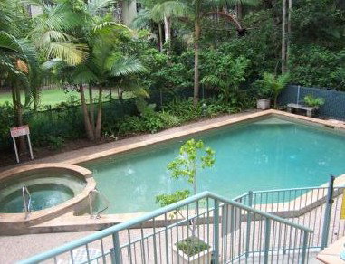 Burleigh Terraces Luxury Apartments - Lightning Ridge Tourism 1