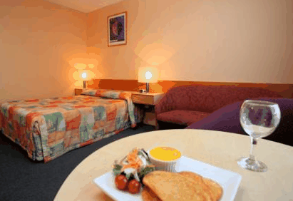 Heemskirk Motor Hotel - Lightning Ridge Tourism