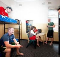 Maze Backpackers And Cb Hotel - Lightning Ridge Tourism