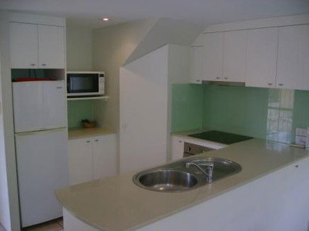 A Tropical Nite - Lightning Ridge Tourism 1