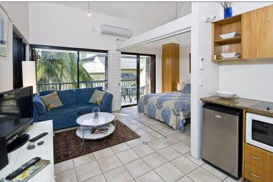 Julians Apartments - Lightning Ridge Tourism 0