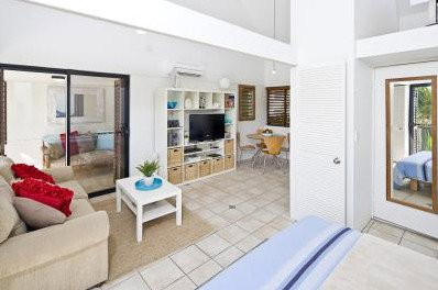 Julians Apartments - Lightning Ridge Tourism 3