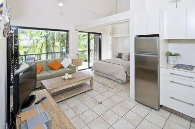 Julians Apartments - Lightning Ridge Tourism 4