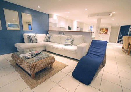 Coolum Caprice - Lightning Ridge Tourism 5