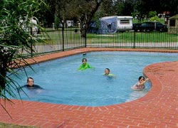 Swan Hill Riverside Caravan Park - Lightning Ridge Tourism 3