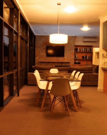 The Yarra Glen Grand Hotel - Lightning Ridge Tourism 1