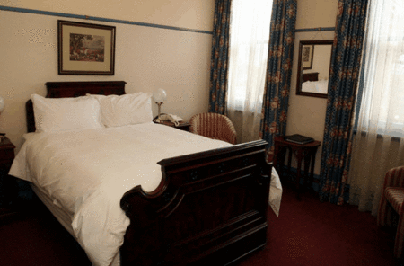 The Yarra Glen Grand Hotel - Lightning Ridge Tourism 5