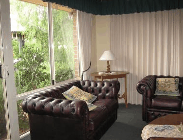 The Grandhouse York - Lightning Ridge Tourism 3