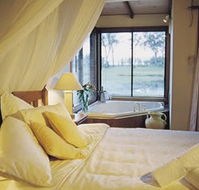 Lake Weyba Cottages - Lightning Ridge Tourism