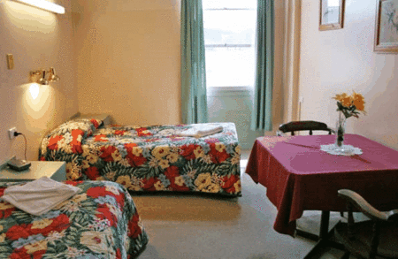 Royal Centrepoint Motel - Lightning Ridge Tourism