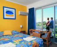 Ocean Side Hawks Nest - Lightning Ridge Tourism 1