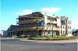 Quality Hotel Bentinck - Lightning Ridge Tourism 0