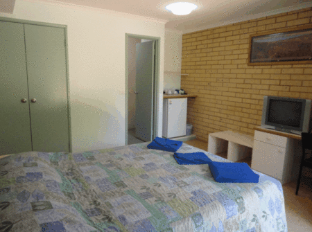 The Lodge Motel - Lightning Ridge Tourism 2