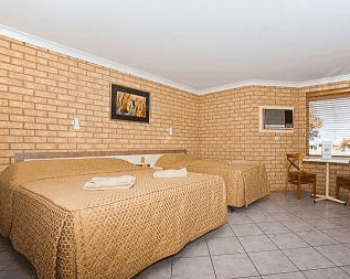 Potshot Hotel Resort - Lightning Ridge Tourism
