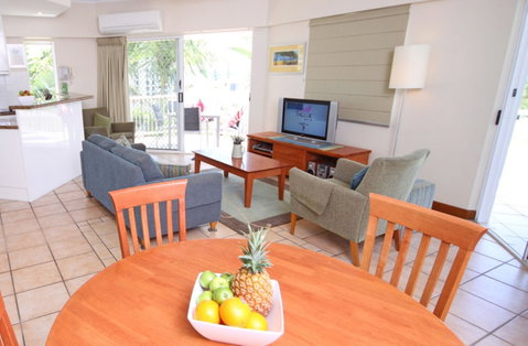 Coolum Seaside Apartments - Lightning Ridge Tourism 0