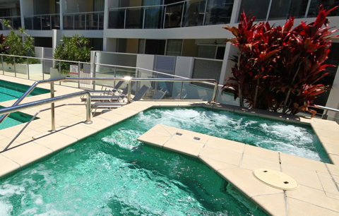 Coolum Seaside Apartments - Lightning Ridge Tourism 3