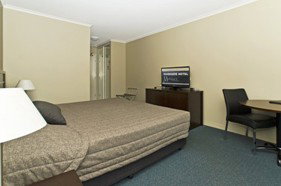Riverside Hotel South Bank - Lightning Ridge Tourism 1