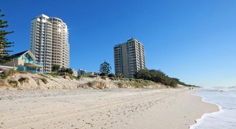 Xanadu Main Beach - Lightning Ridge Tourism 1