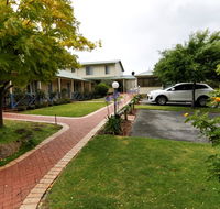 Park Avenue Holiday Units - Lightning Ridge Tourism