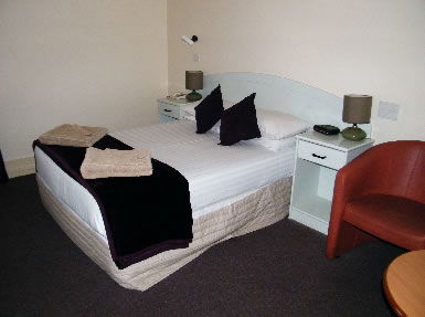 Grand Tasman Hotel - Lightning Ridge Tourism 4