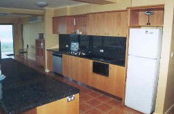 Horizons Beachfront Apartment - Lightning Ridge Tourism 3