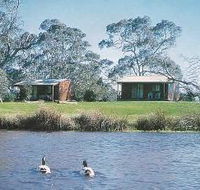 Compass Country Cabins - Lightning Ridge Tourism