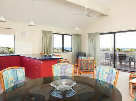 Peregian Court Resort - Lightning Ridge Tourism 0
