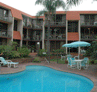 Surfspray Court Holiday Apartments - Lightning Ridge Tourism