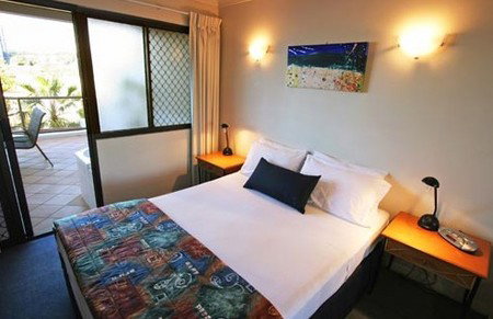Burleigh On The Beach - Lightning Ridge Tourism 0