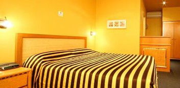 Jika International Hotel - Lightning Ridge Tourism 0